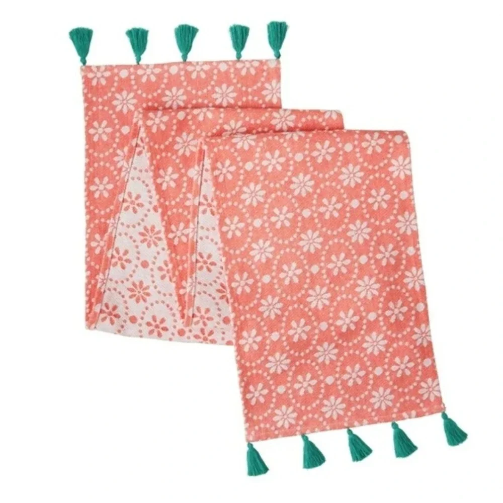 The Pioneer Woman Daisy Geo Table‎ Runner 14